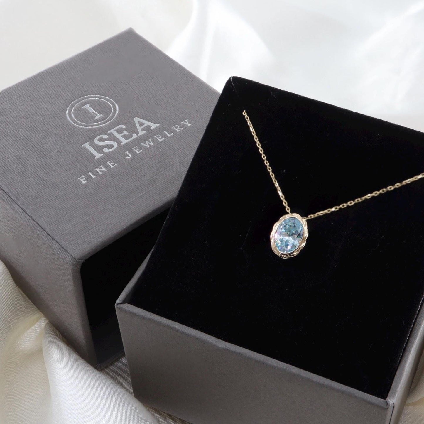 Vintage Aquamarine Pendant Necklace – 14K Solid Gold
