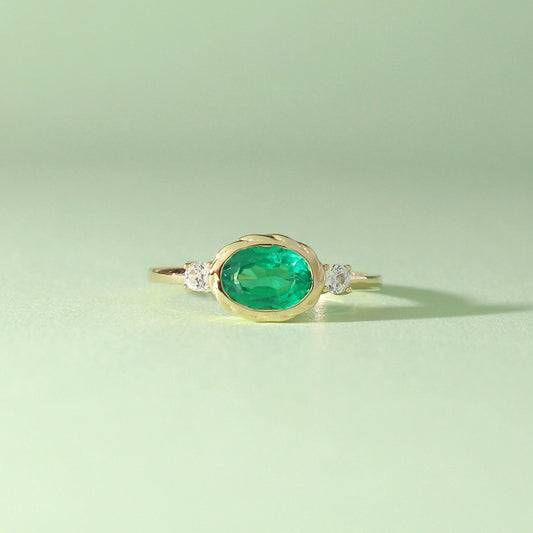 Elegant Oval Emerald Statement Ring – 14K Solid Gold