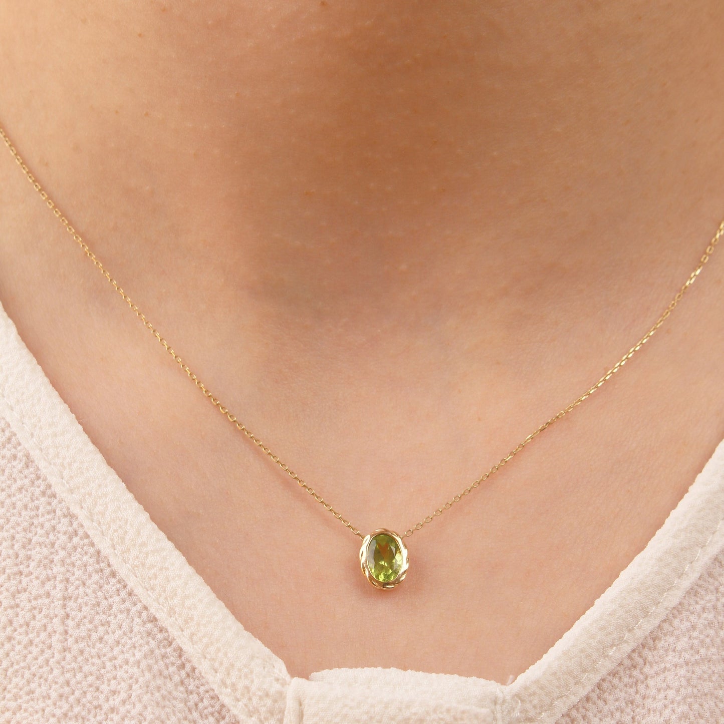 Elegant Oval Peridot Pendant Necklace – 14K Solid Gold