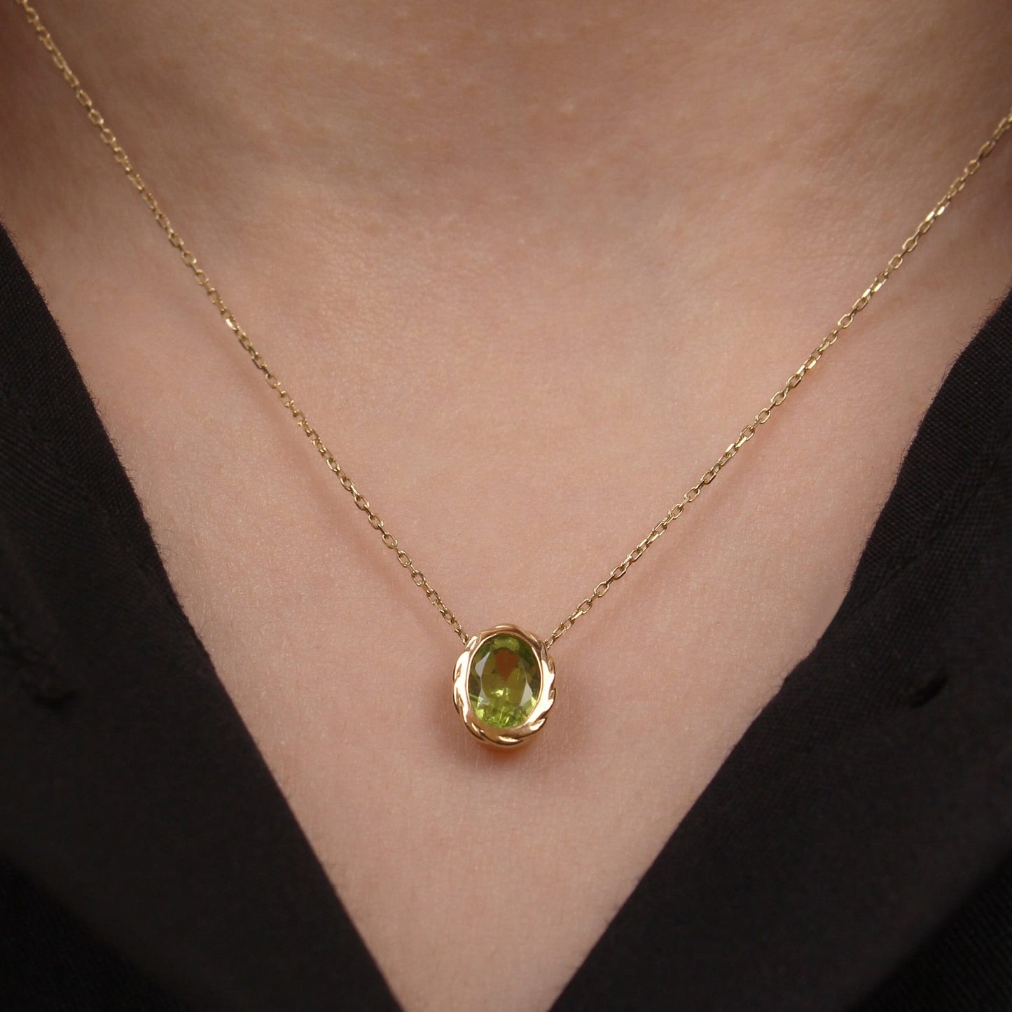 Elegant Oval Peridot Pendant Necklace – 14K Solid Gold