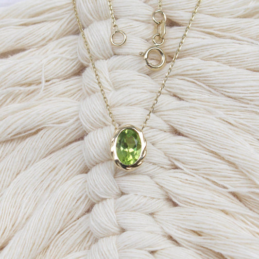 Elegant Oval Peridot Pendant Necklace – 14K Solid Gold